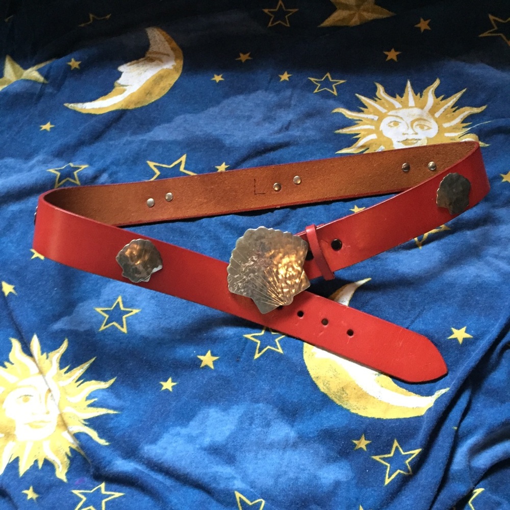 Vintage red leather sea shell belt buckle